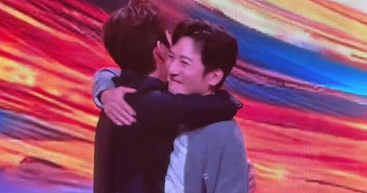 知名男主持人确认回归，热搜爆了