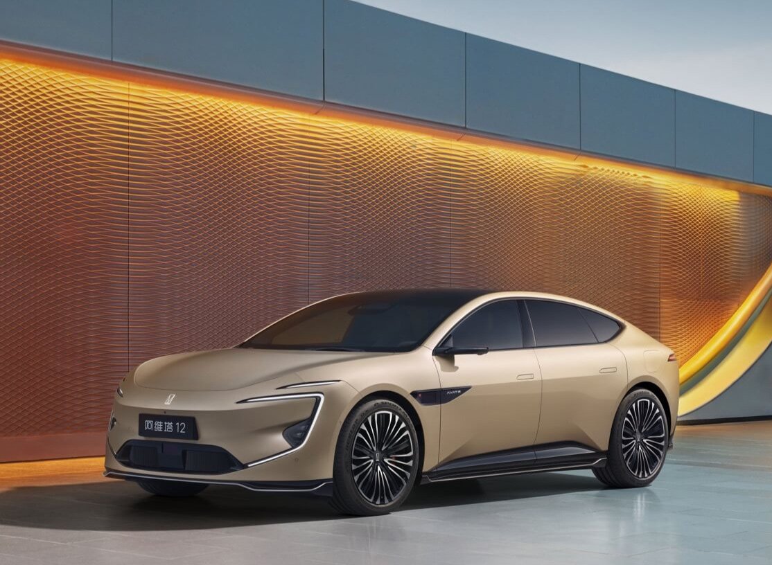 阿维塔12四激光版上市：“五心”豪华轿车，华为乾崑技术赋能