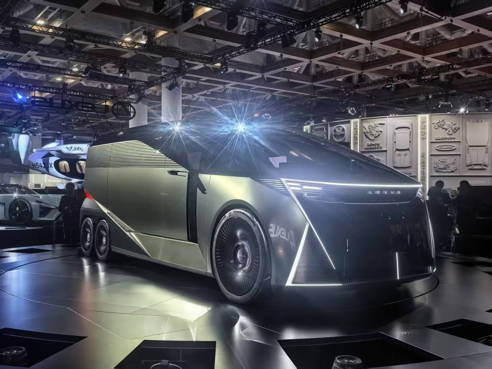 2025东京车展｜6个轮子的商务车，雷克萨斯发布LS概念车