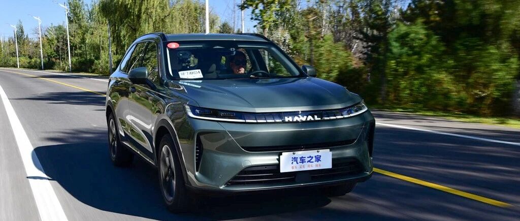 零百加速7.2s！百公里油耗7.4L？全新“六边形战士”？加长版“国民神车”抢先试驾！