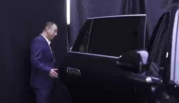 岚图泰山AI云舒座椅搭载66颗传感器22向电动调节刷新舒适标杆