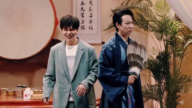 左凌峰《喜人奇妙夜》电话戏引热议，俏皮互动甜度爆表