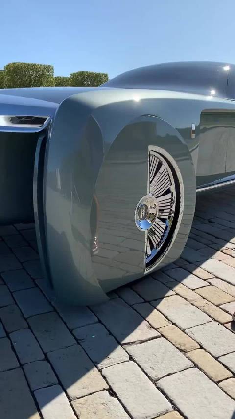 劳斯莱斯概念车，这就有点高科技了