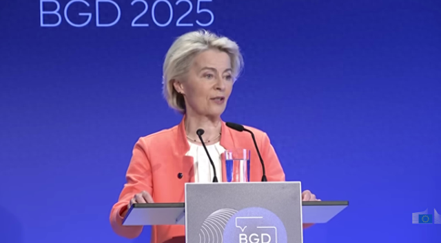 冯德莱恩日前在柏林发表讲话 视频截图