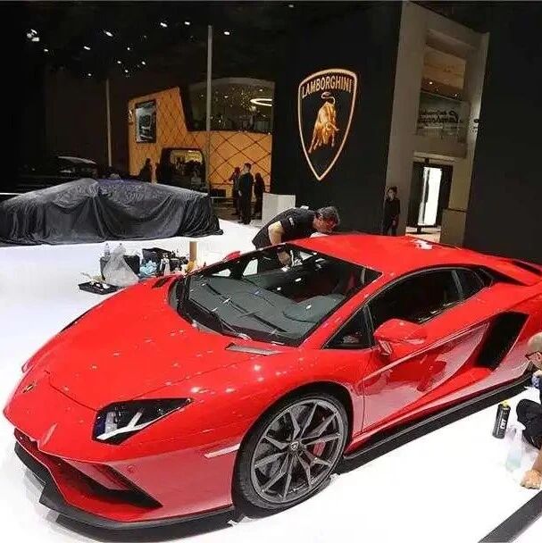 全球纯电市场需求降温，兰博基尼CEO：正重新评估新车型规划