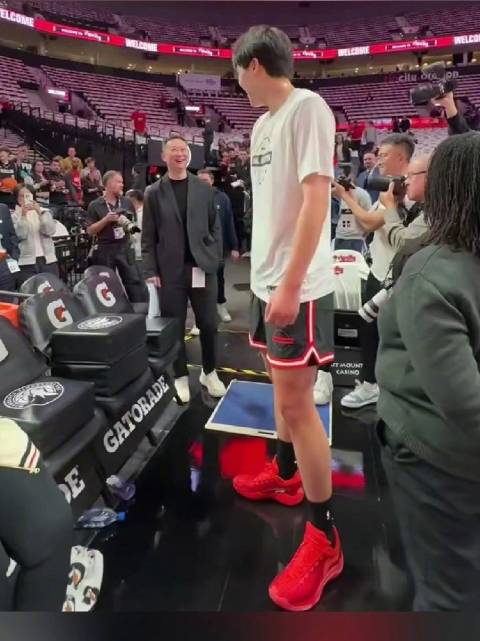 青岛男篮主帅评杨瀚森NBA表现：有些情况可能不像大伙想的那样