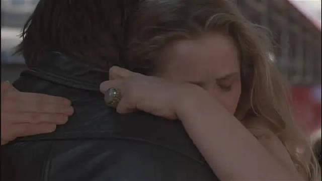 网友回忆火车站久候未遇的黎明往事