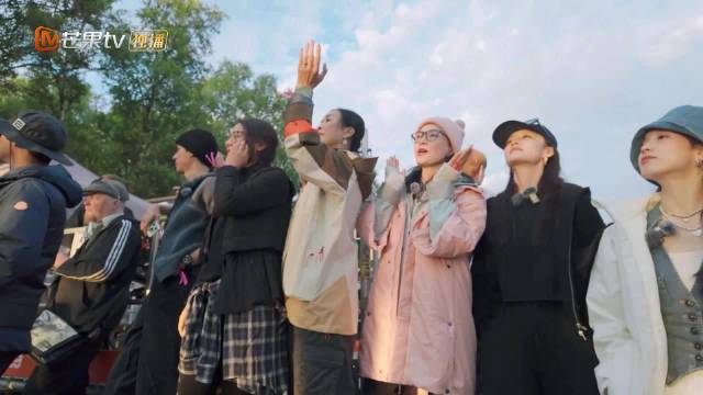 那英陈数马思纯等花少团即兴赴音乐节