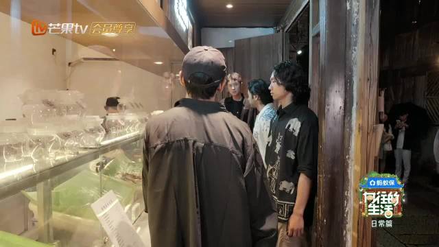 任重被路人错认杜淳，当场将错就错逗乐众人