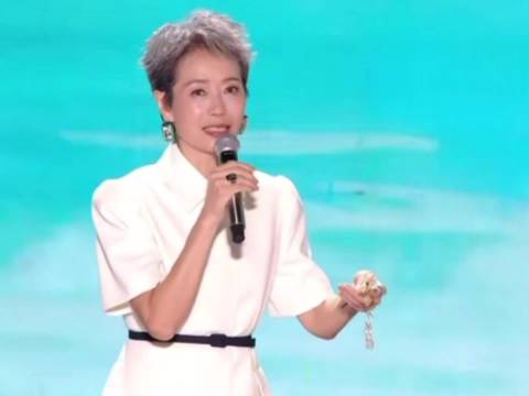 白蛇小青亮相芒果台，赵雅芝叶童同框引回忆