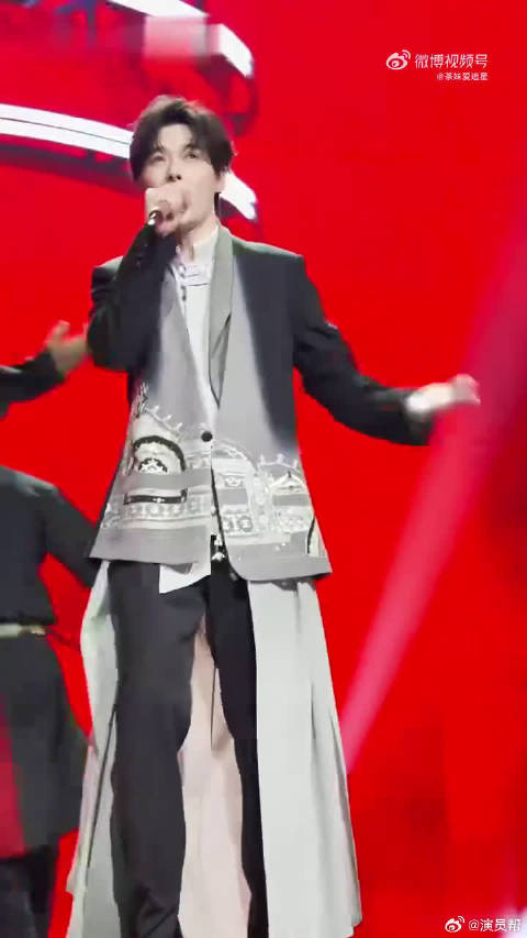 方逸伦《水龙吟》《咆哮》舞台表现惊艳