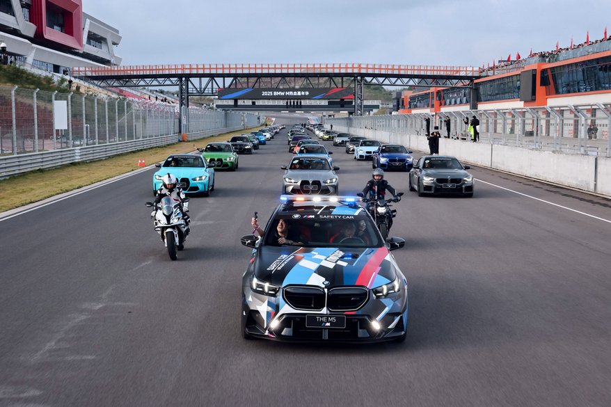 2025 M热血嘉年华启幕推出首款高性能旅行车，宝马以硬核实力回应中国车迷期盼