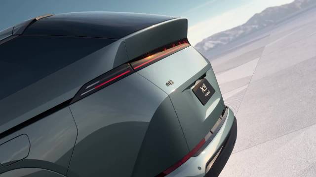 小鹏X9增程版11月6日发布，后排电动三折叠座椅拓展2514L空间