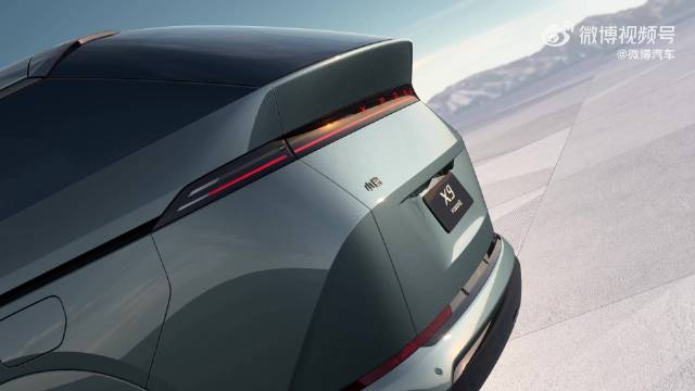 小鹏X9首发电动三折叠，452km纯电续航1602km综合续航