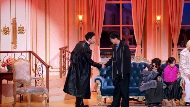 张维伊左凌峰喜人奇妙夜互怼玩梗默契十足