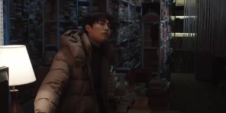 夫妻穿越后争吵离婚却难舍分开