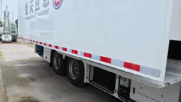 野外救援，24人如何同时休息？答案全在这台“全能宿营车”里！