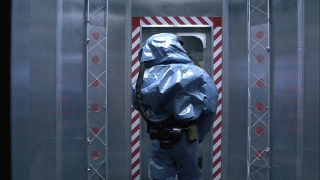 病毒学家坚持攻关，研发丧尸病毒血清，灾变拉开序幕《行尸走肉》S1E05