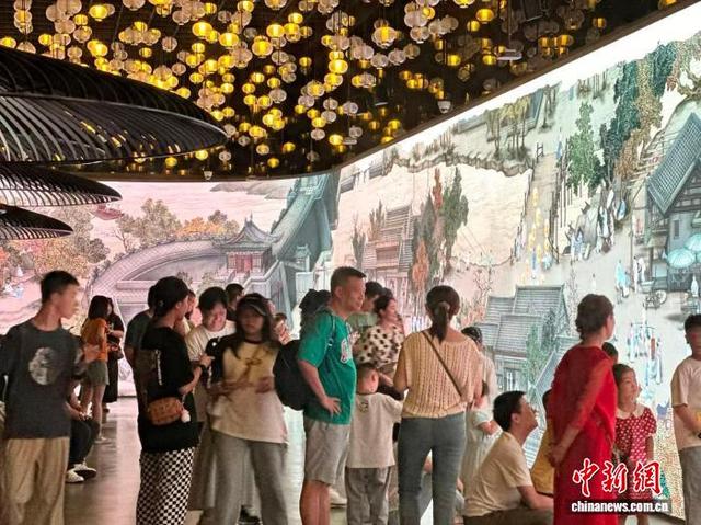 “金陵图数字艺术展”现场。 德基艺术博物馆供图