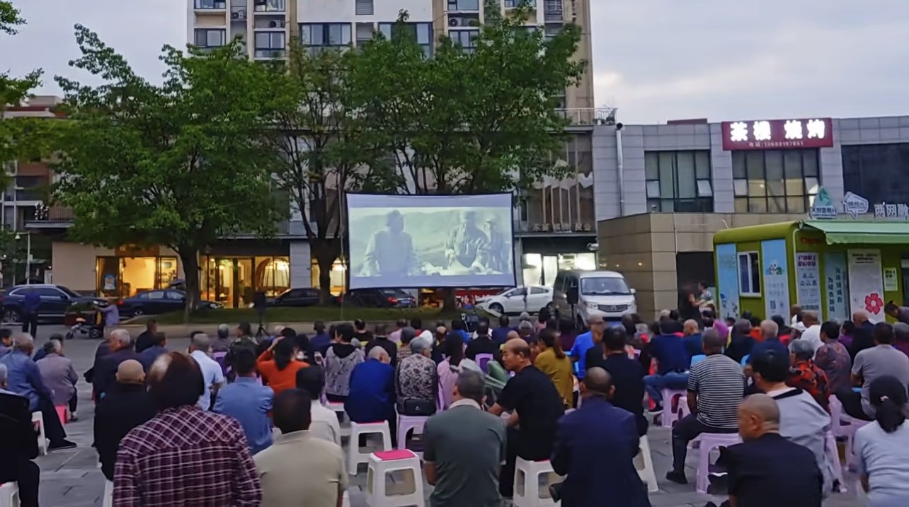 光影铸魂守初心：2025年成都公益电影惠民活动点亮市民生活