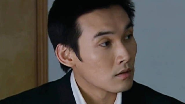 男子夜店邂逅女孩一见倾心难自持