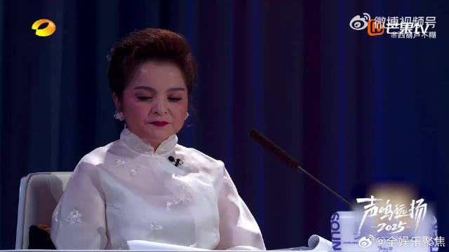 郏杰辰撞脸郑云龙献唱美声引热议