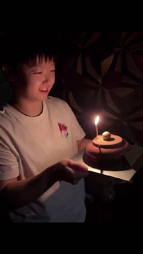 王添艺打卡孙颖莎生日应援