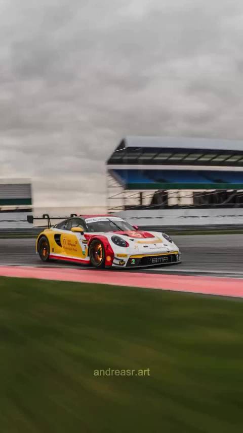视频：不同视角感受保时捷911 GT3 R的赛道魅力
