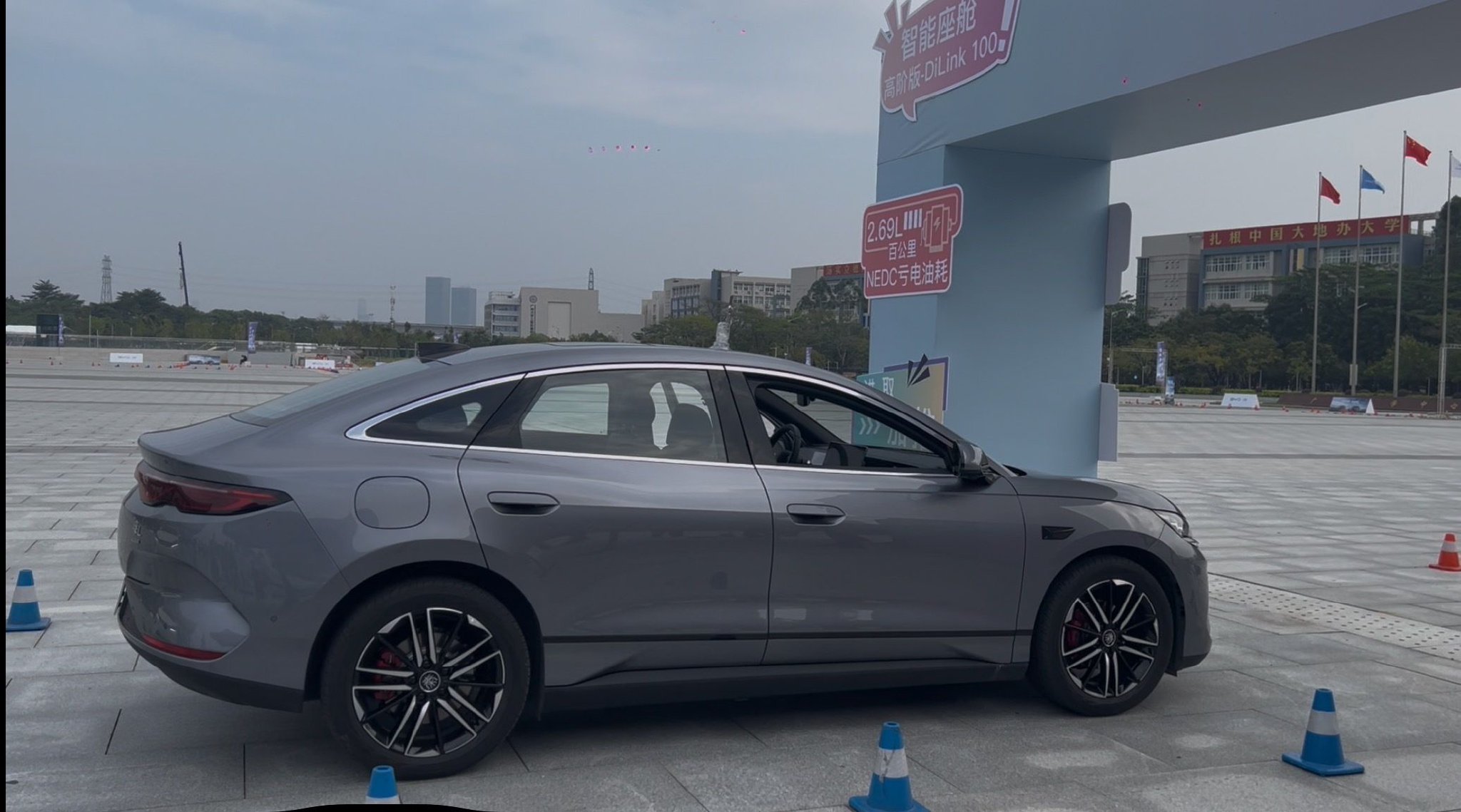 云辇-C与智能泊车进化，让秦L EV更带感