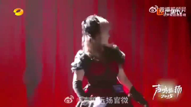 蔡国庆都看呆了！郭宇薇薇甜妹外表唱秦腔，蜀道山的威力这下实打实感受到了