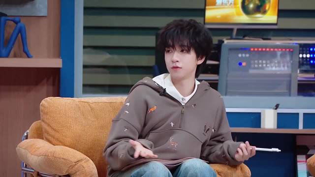 啊啊啊啊贺峻霖讲了3岁替妈妈追星马天宇的经历！