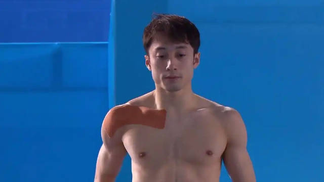 太燃了！陈若琳弟子上演最完美一跳夺冠，最后一跳狂轰102.60分