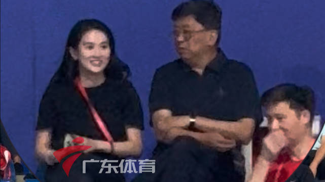 陈若琳来看全红婵比赛