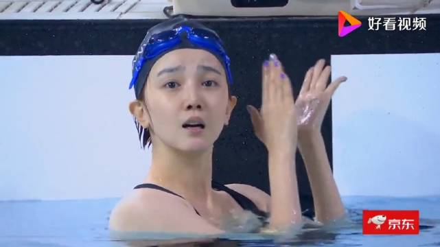 陈小纭超新星运动会游泳比赛 据说是因为太丰满才退役的