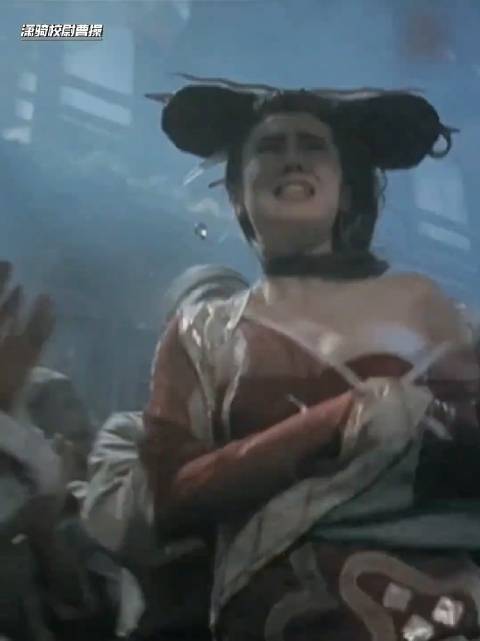 当年看倩女幽魂，只顾着猜哪个是真的哪个是假的，都没好好看大美女王祖贤