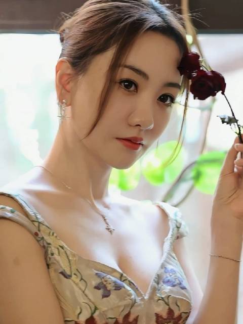 杨蓉好美！这身材这颜值绝了呀