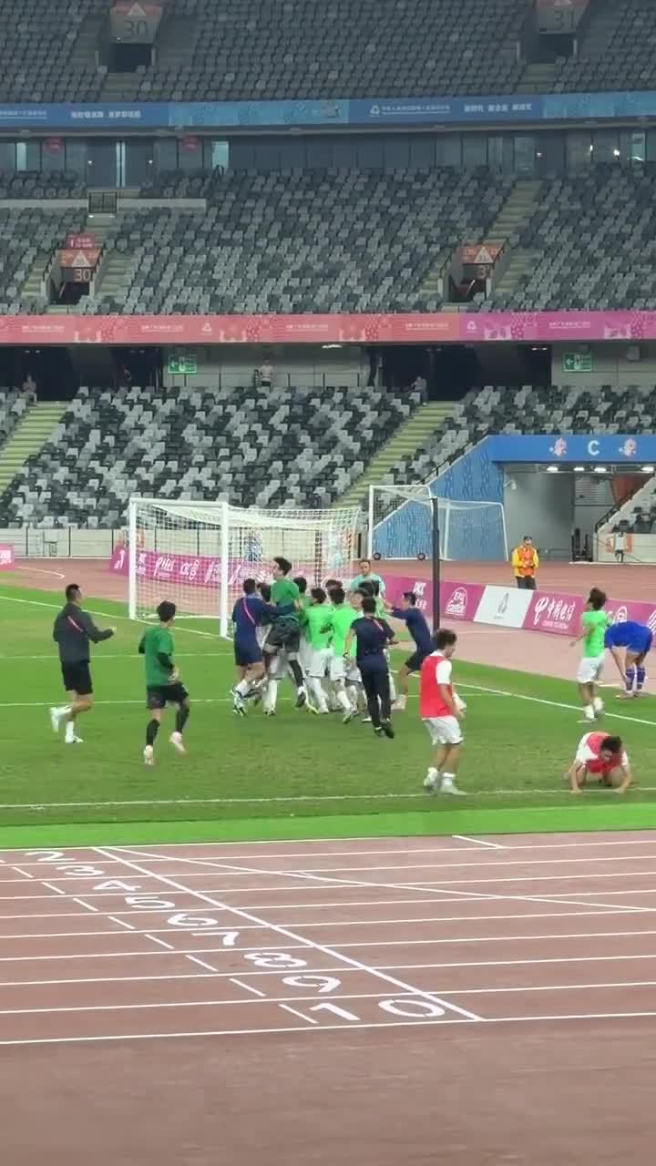 王钰栋头球破门助浙江队胜山东队，称希望未来留洋