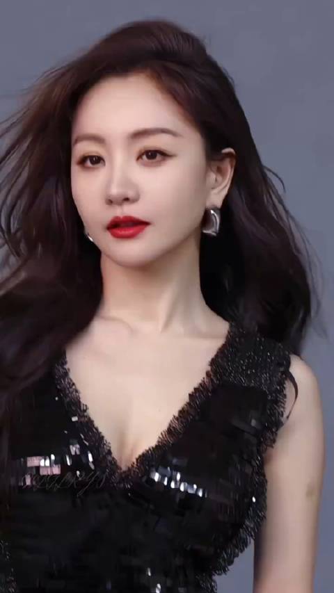 祝杨蓉0603生日快乐 蓉妹好权威的美貌