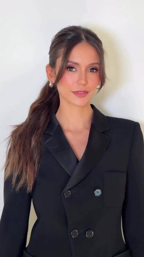 《吸血鬼日記》女主角 Nina Dobrev！閃閃發亮的都市麗人！