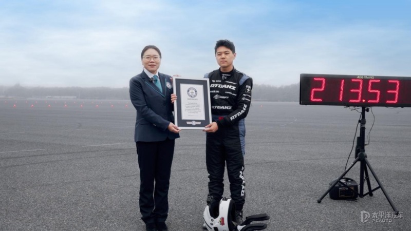 昊铂SSR刷新了纯电车漂移时速记录