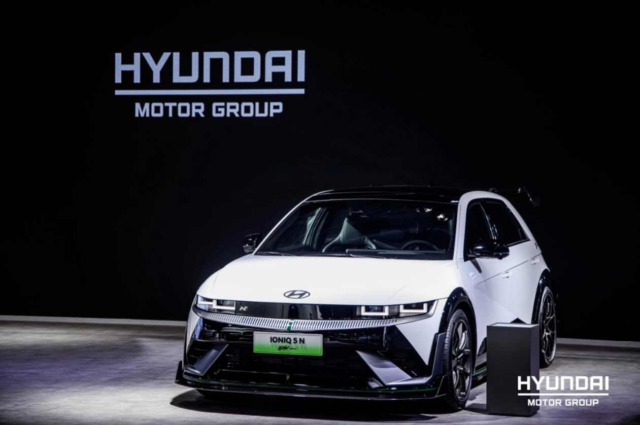 现代 IONIQ 5 N DK 限定版亮相 2025 进博会