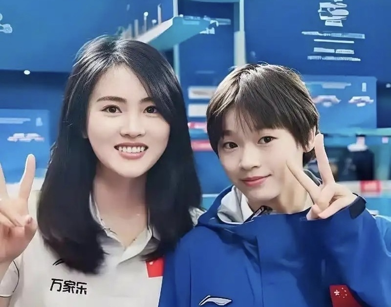 陈若琳又来看全红婵比赛了！一颦一笑美得不可方物，32岁依然未婚