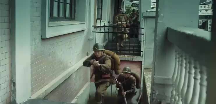 冯绍峰李晨新片曝日军屠杀惨案,王丽坤徐璐目睹父母遇害