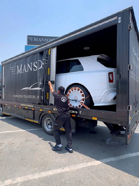 早上好，少爷！快下楼接收你的白月光库里南