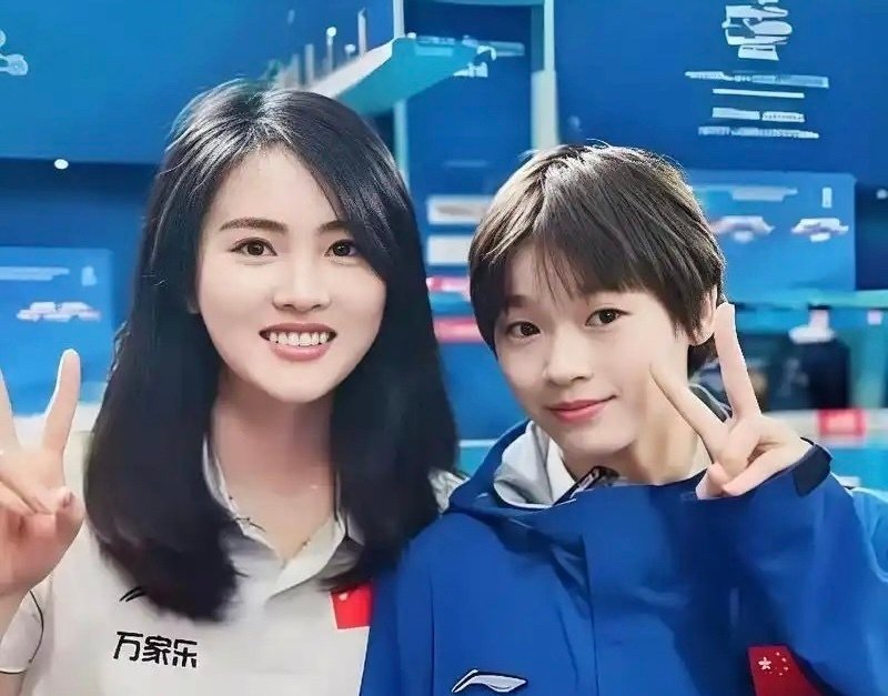 时隔半年终于见面！全红婵送陈若琳礼物，能遇到好教练，真幸福