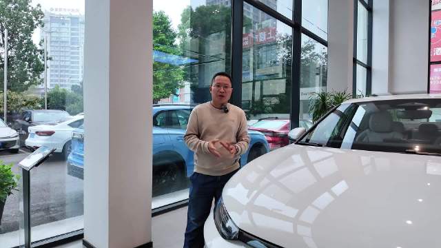 6万多能买到德系神车！新款朗逸更耐看，探店揭秘朗逸是否真香？