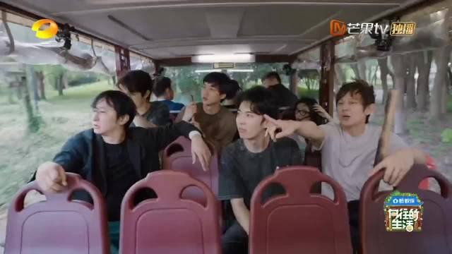 赵小童后陡门外出指导农活,甘蔗地摘桃行云流水