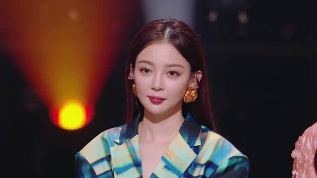 锤娜丽莎自述经历笑中带泪哭惨了，张韶涵暖心鼓励