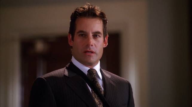 Gaby辩护律师大卫中枪，模特穿死亡芭比粉抹胸引关注