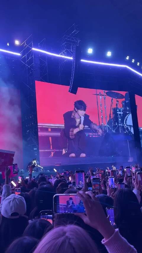 干啥啊！散财童子啊这是